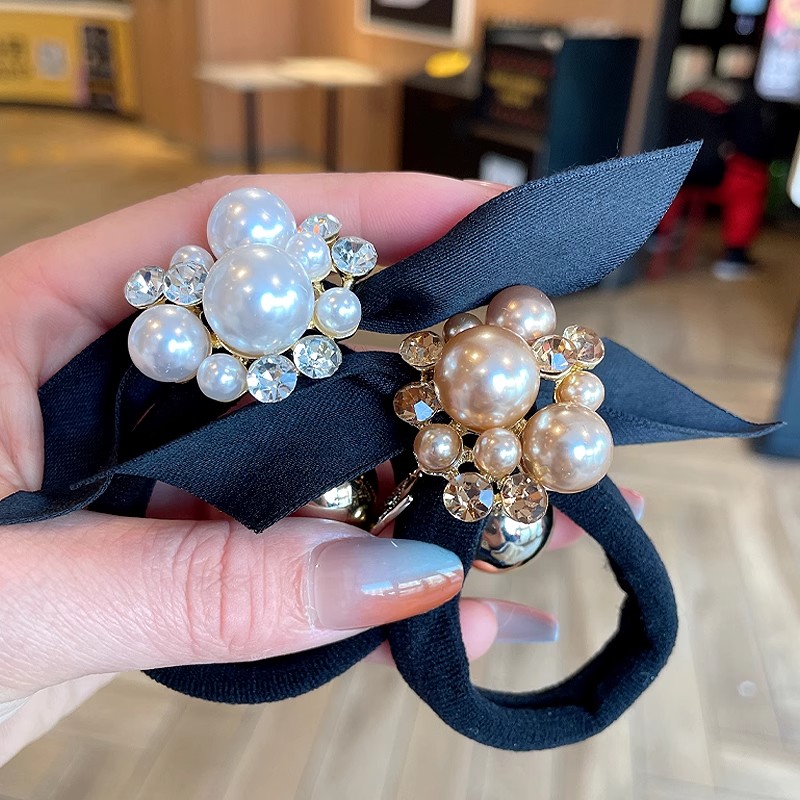 Elegant Pearl Bow Hair Tie, Sw - огляд і ціна Travel Accessories Bunnings